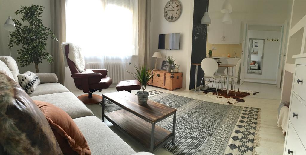 Standard Apartment By Hi5 - Karoly 23 부다페스트 외부 사진